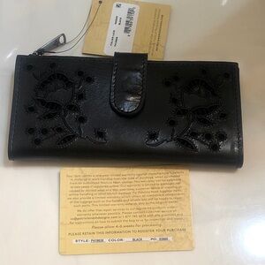 Patricia Nash Nazari Black Leather Italian Lace Bifold Wallet NWT & Card